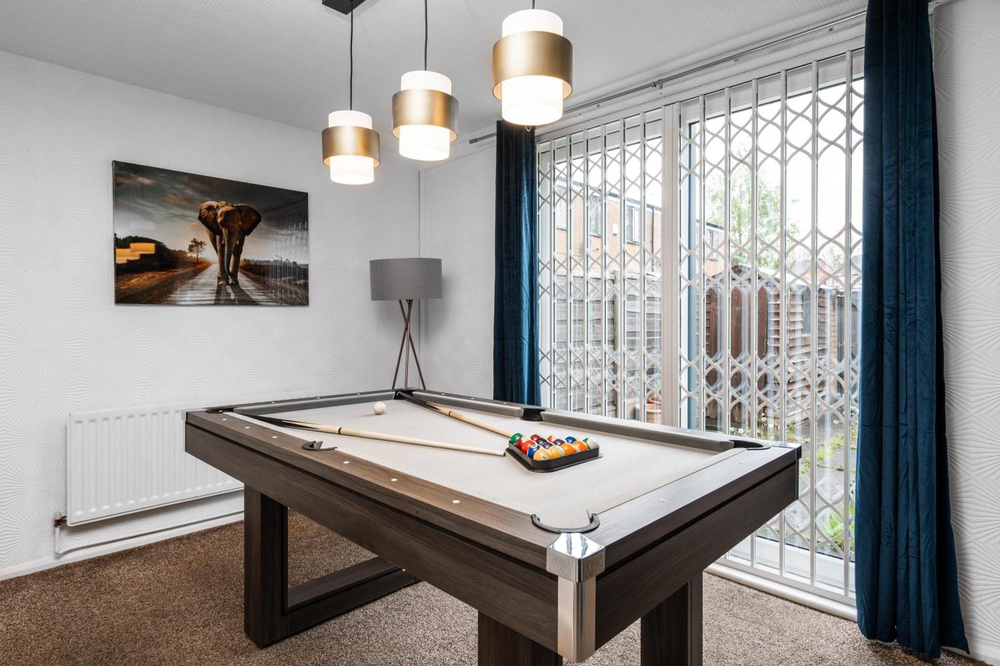 Majestic Gem - Pool Table - Coop - Etihad - Parking Villa Manchester Exterior photo
